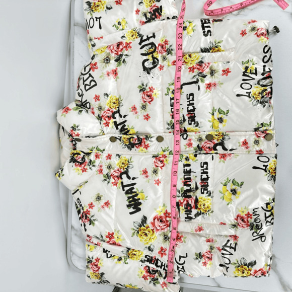 Guess x Brandalised Graphite by Banksy Print  Convertible Puffer Jacket Vest L - Picture 6 of 16